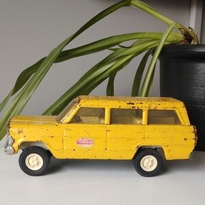 Vintage Pressed Steel Tonka Jeep Wagoneer Toy Truck